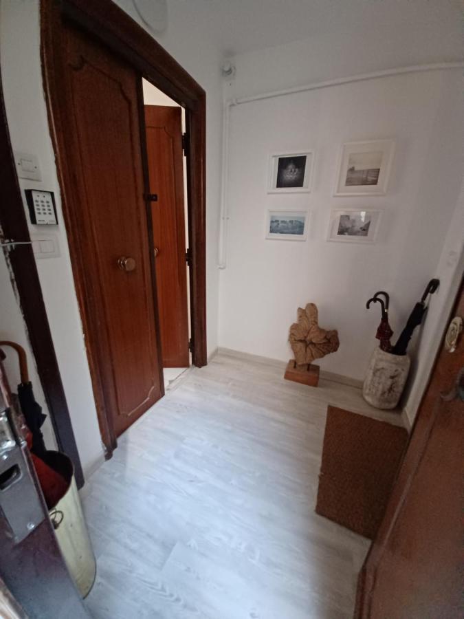 A Casa Di Nonna Ida, Nel Cuore Pulsante Di Napoli Exterior photo